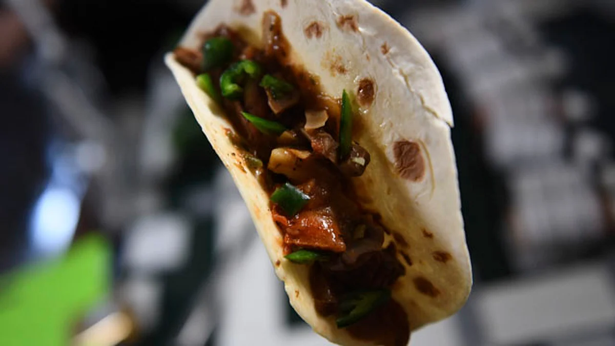 Astronautas siembran chiles en la Estación Espacial y comen tacos