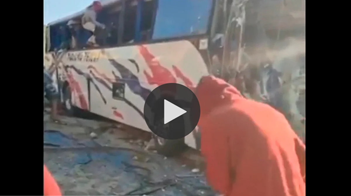 Mueren 19 personas en accidente de autobús, reportan