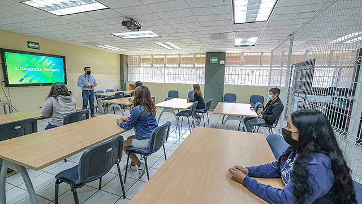 Analiza SEE posibles descuentos para maestros que no regresen a las aulas