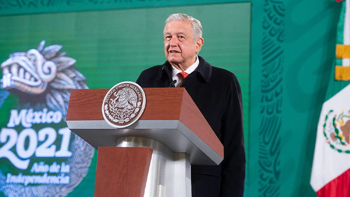 "Ya no debe haber escuelas cerradas": AMLO pide regresar a clases presenciales