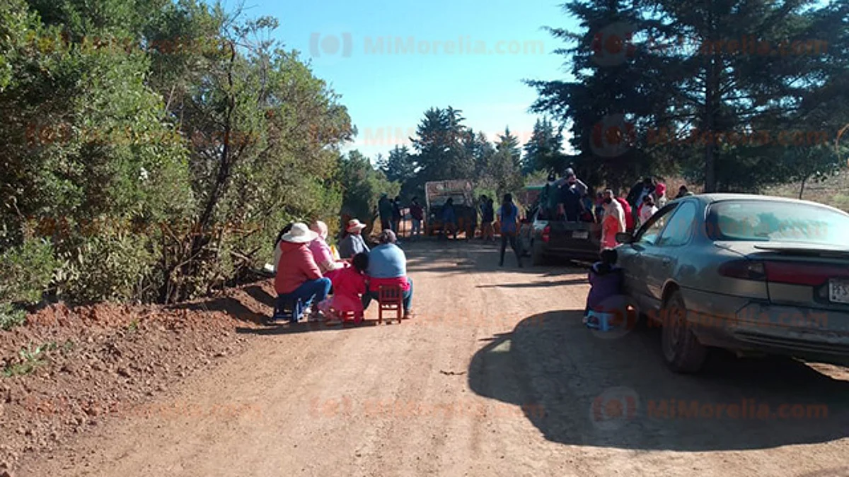 Habitantes de Pátzcuaro se manifiestan contra obra de Arcelor Mittal y Cenagas