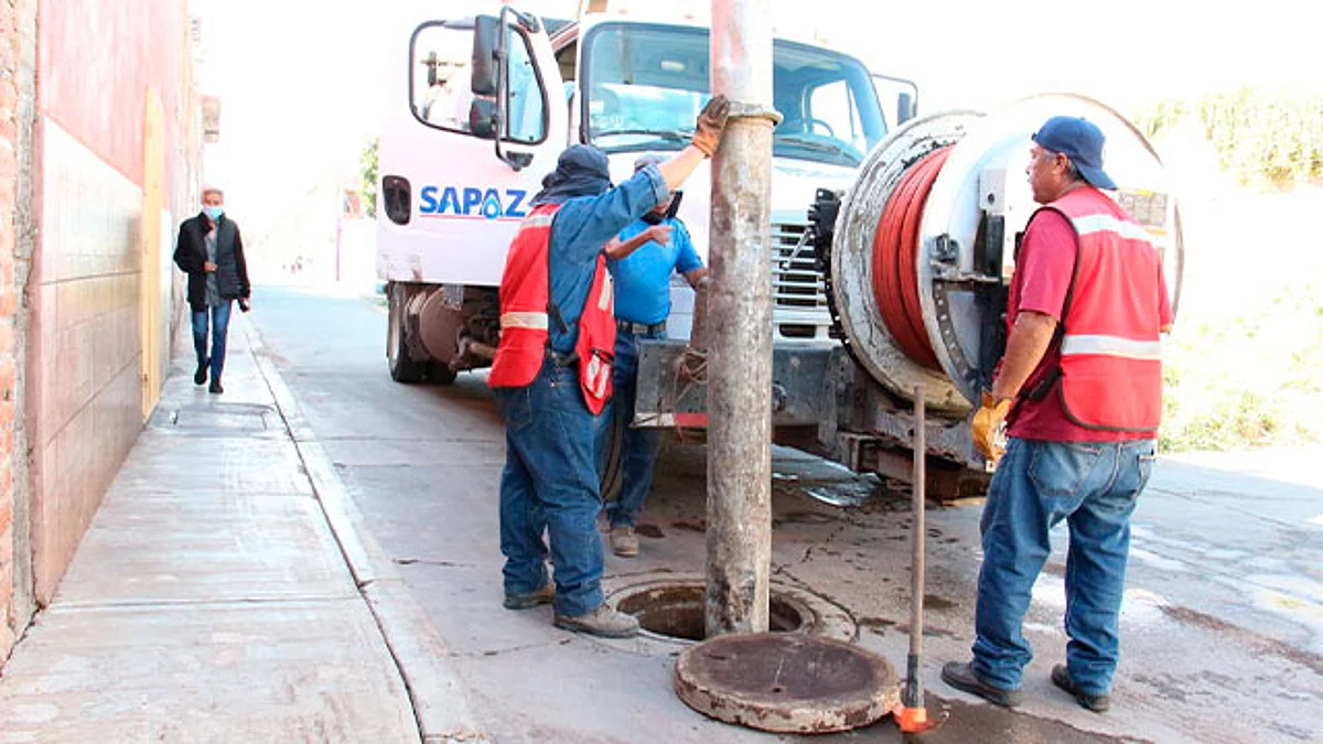 Sistema de Agua Potable y Alcantarillado de Zamora limpia redes sanitarias del municipio