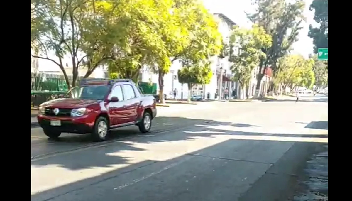 Acaba de pasar: vienen al hospital y les roban camioneta en centro de Morelia