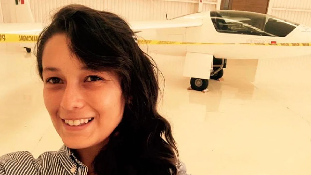 En sus redes sociales, Elsa Cecilia muestra fotografías de sus viajes al interior del país, aeronaves, entre otras actividades