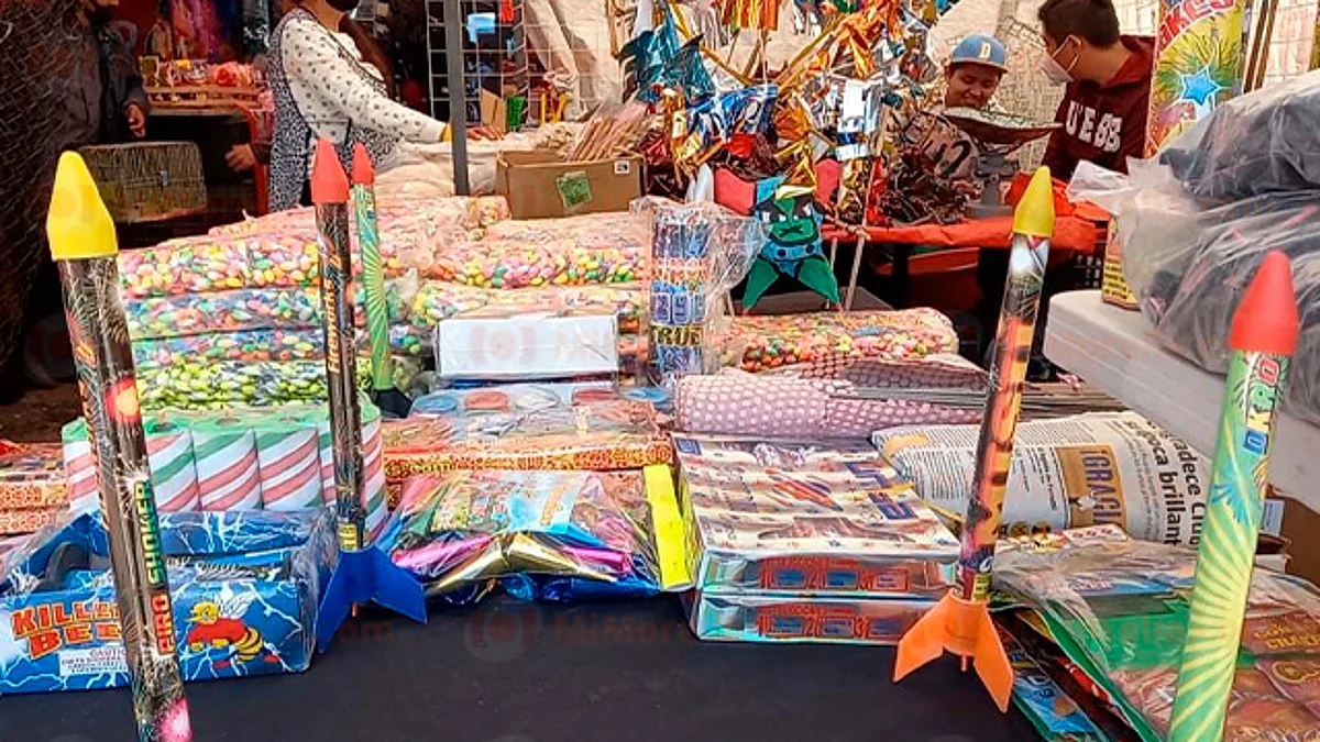 Juegos pirotécnicos, aún a la venta en Morelia pese a su peligro