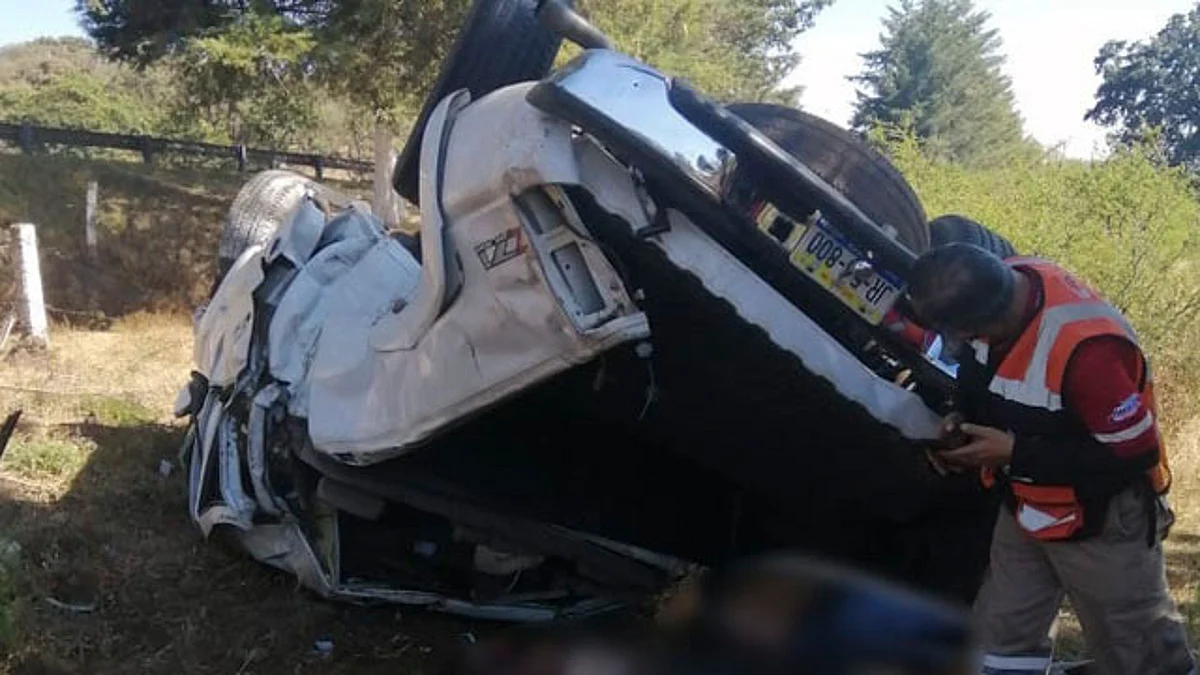 En víspera de Navidad, mueren 3 personas por accidente en autopista