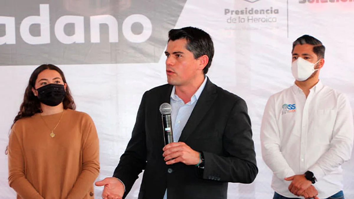 En Zitácuaro, presenta Toño Ixtláhuac la aplicación "La Heroica"