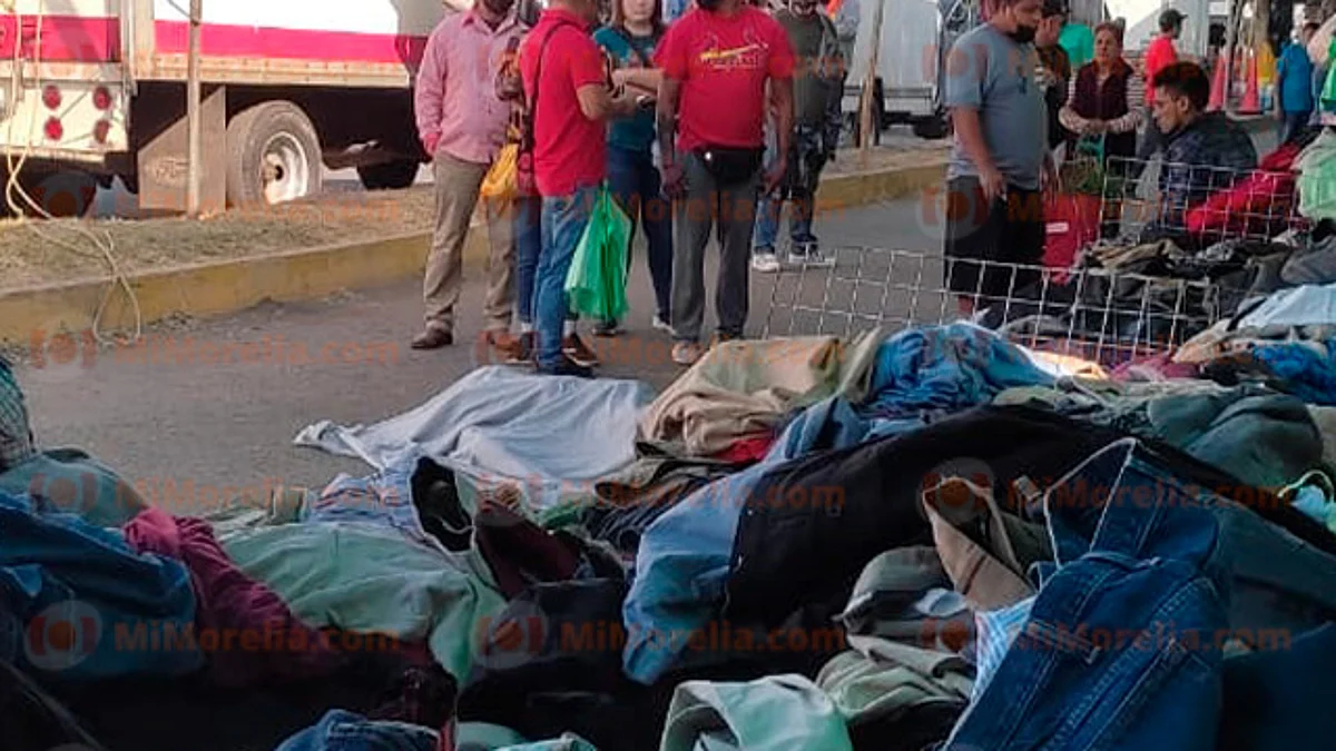 Se registra agresión a balazos en tianguis de la antigua feria; hay un muerto