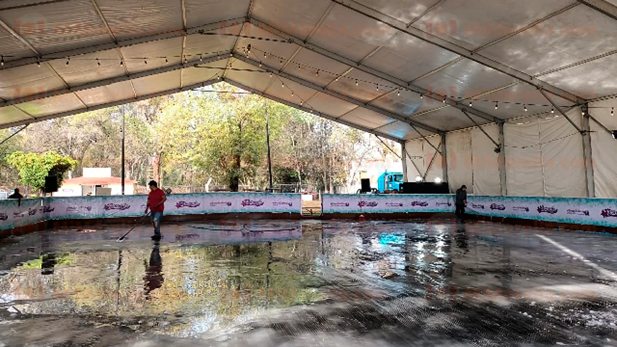 Continúan los trabajos para la pista de hielo en Morelia ¡Casi lista!