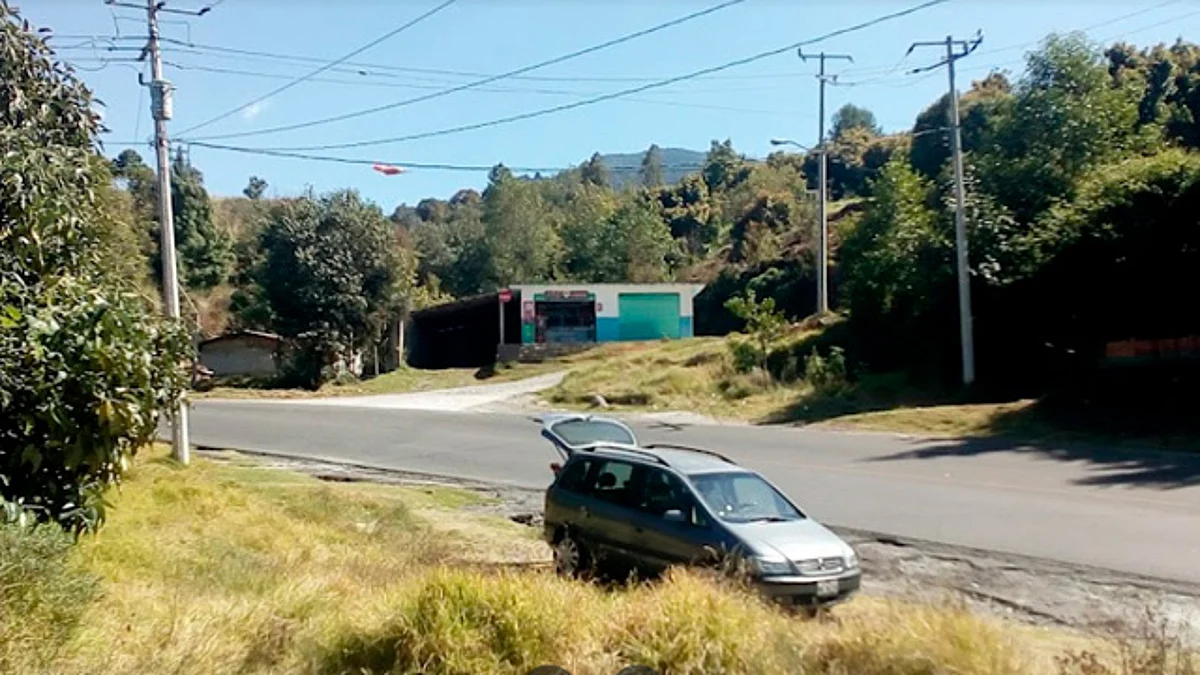Liberan carretera en Crescencio Morales