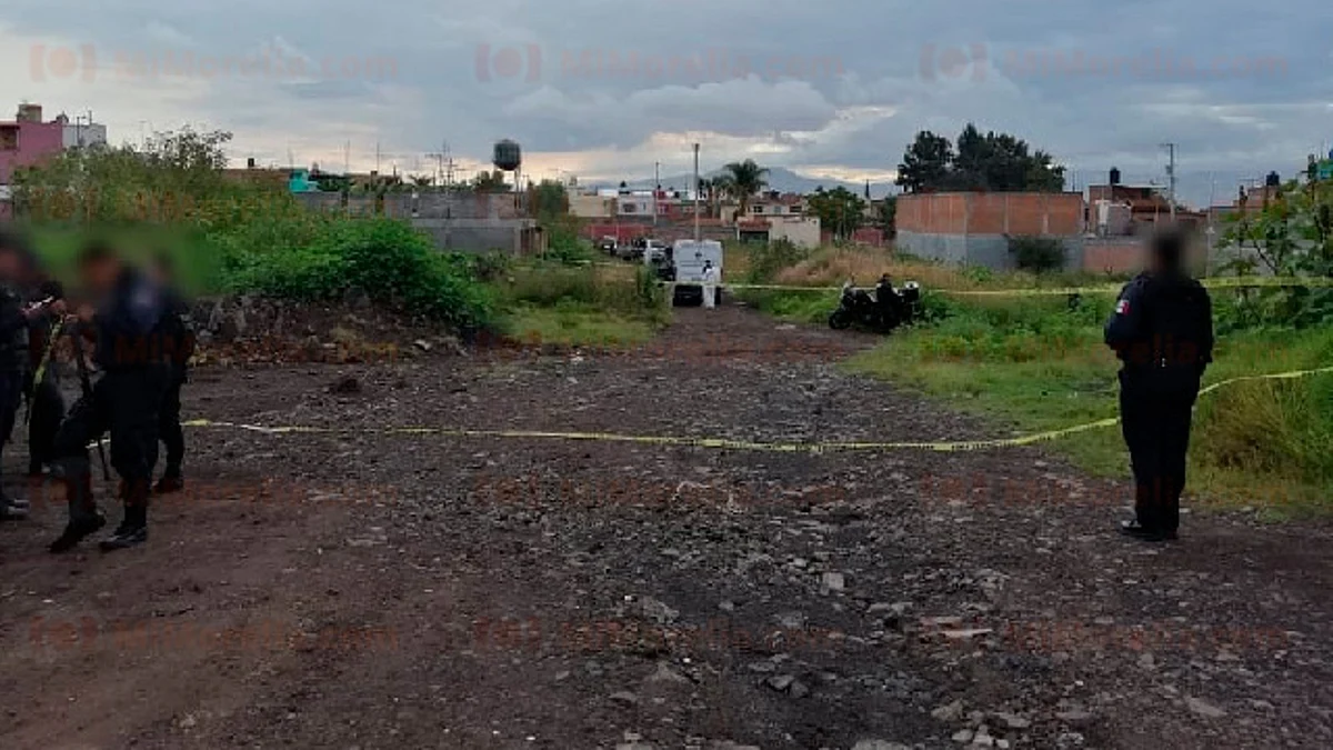 Localizan cadáver calcinado en un lote baldío de Morelia