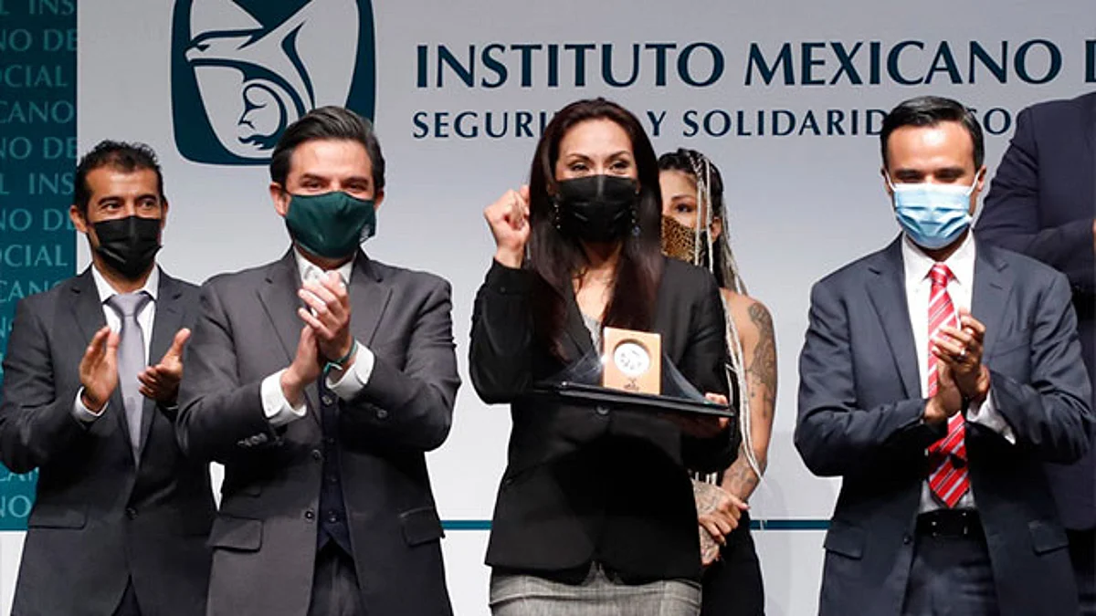 Entregan Premio Estatal del Deporte 2021 a deportistas de alto rendimiento