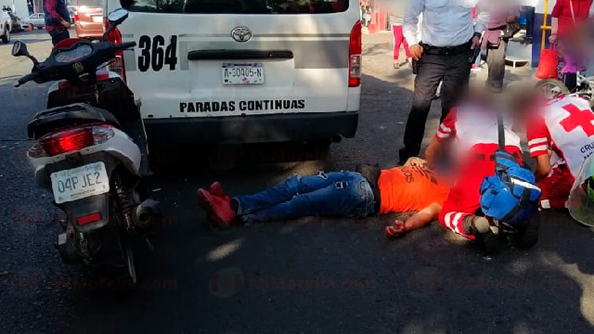 Motociclista choca contra combi en la avenida Pedregal de Morelia