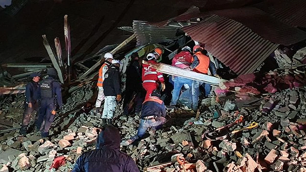 En derrumbe de portal en Tlalpujahua seguro sólo cubrirá espacio público: INAH
