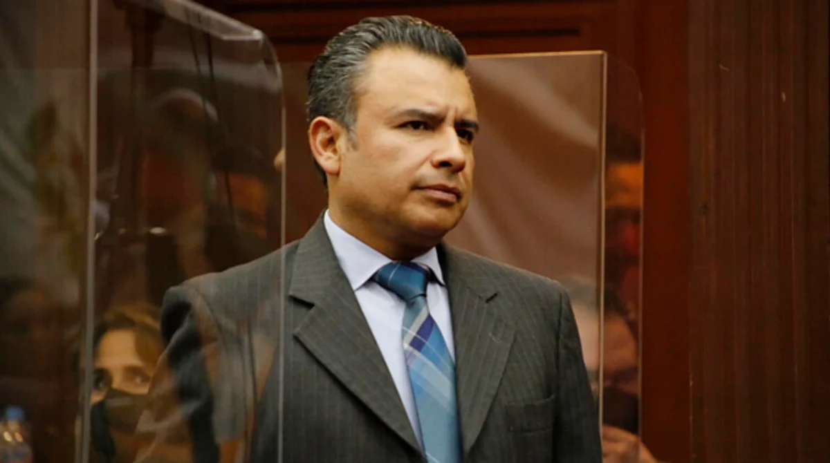 Acusa el político a un grupo de responder a intereses del PAN, PRI y PRD