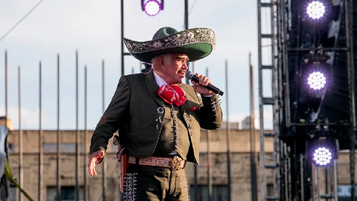 Vicente Fernández pudo haber decaído; agrava su situación pulmonar