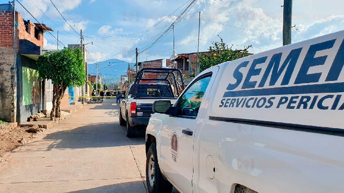 Michoacán: con armas largas irrumpen en vivienda y matan a un joven