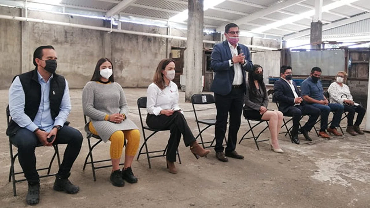 Presentan Sedeco y Sí Financia, programas de apoyo a Uruapan