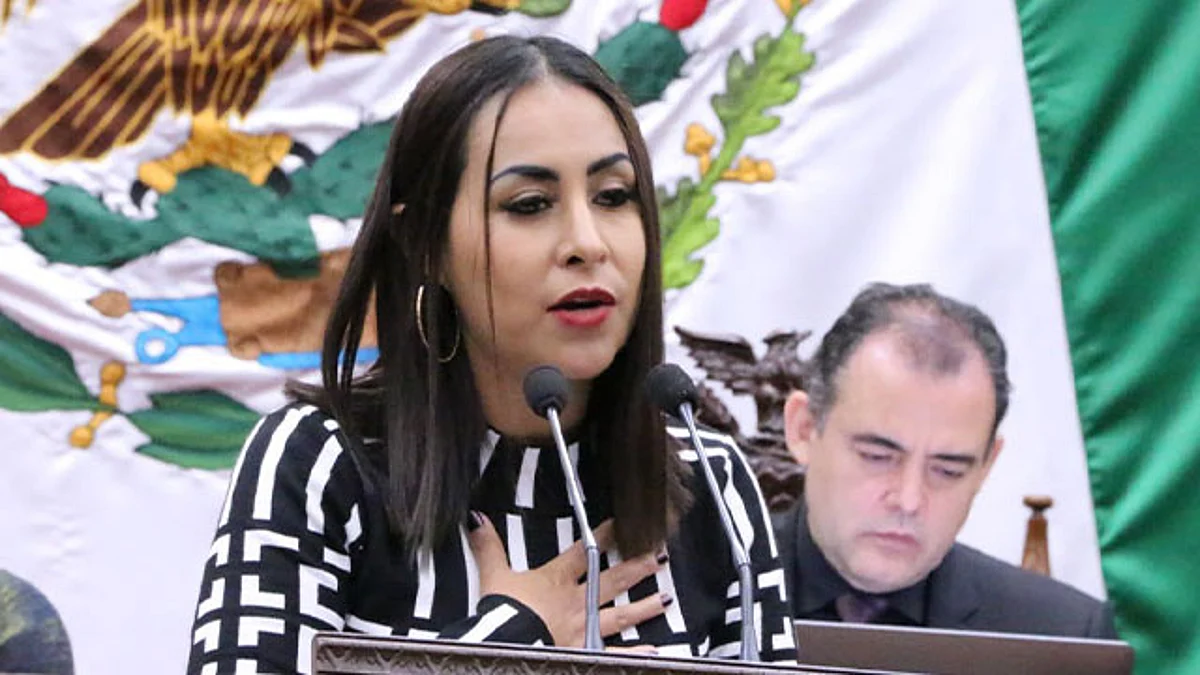 Llamó a reflexionar sobre el nombre de las activistas, de las estudiantes, de las esposas, compañeras, científicas, deportistas, todas las mujeres a las que la historia nunca nombró, pero que indudablemente jamás olvidaremos