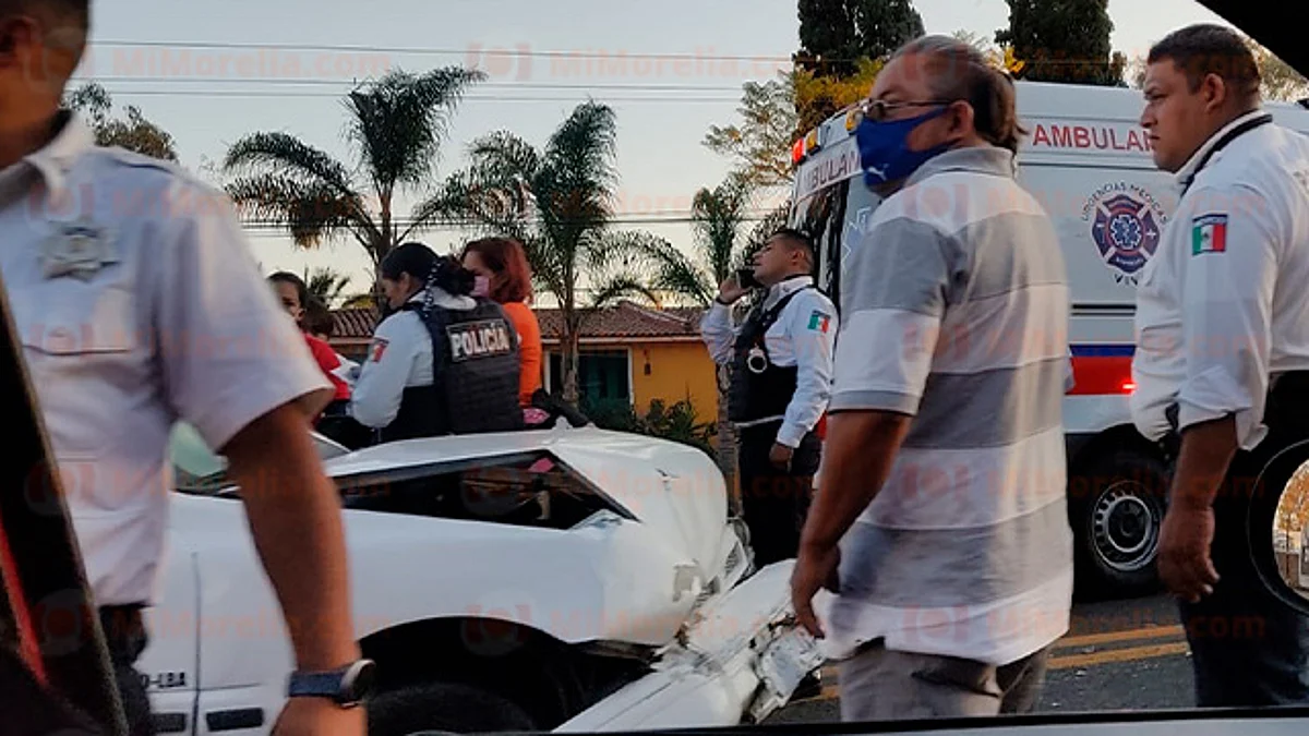 Se registra carambola vehicular en salida a Quiroga, en Morelia