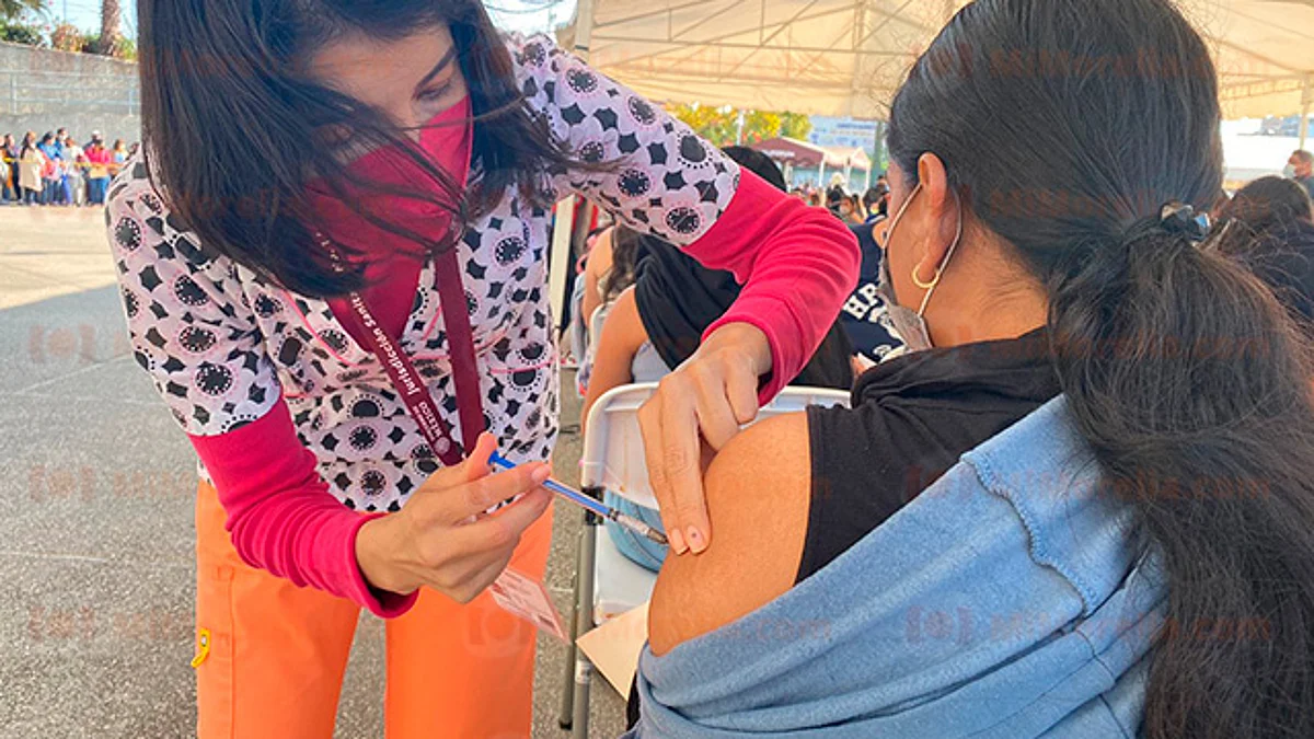80 mil menores de 14 a 15 años de edad serán inmunizados con la primera dosis en Michoacán