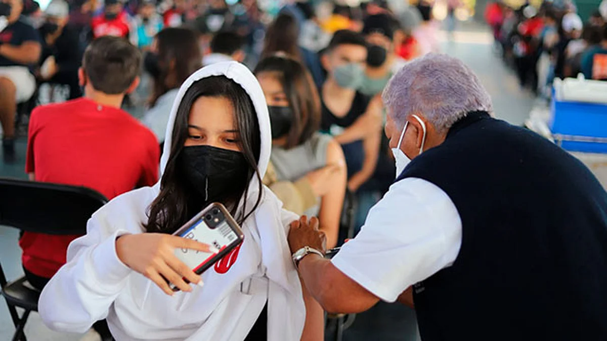 Garantizan abasto de vacunas anti Covid-19 en Michoacán