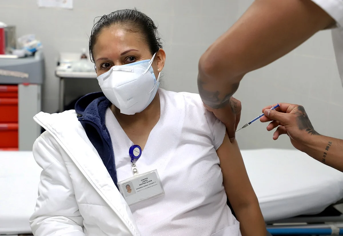 Serán vacunados con los biológicos Astra Zeneca y Pfizer-Biontech, respectivamente