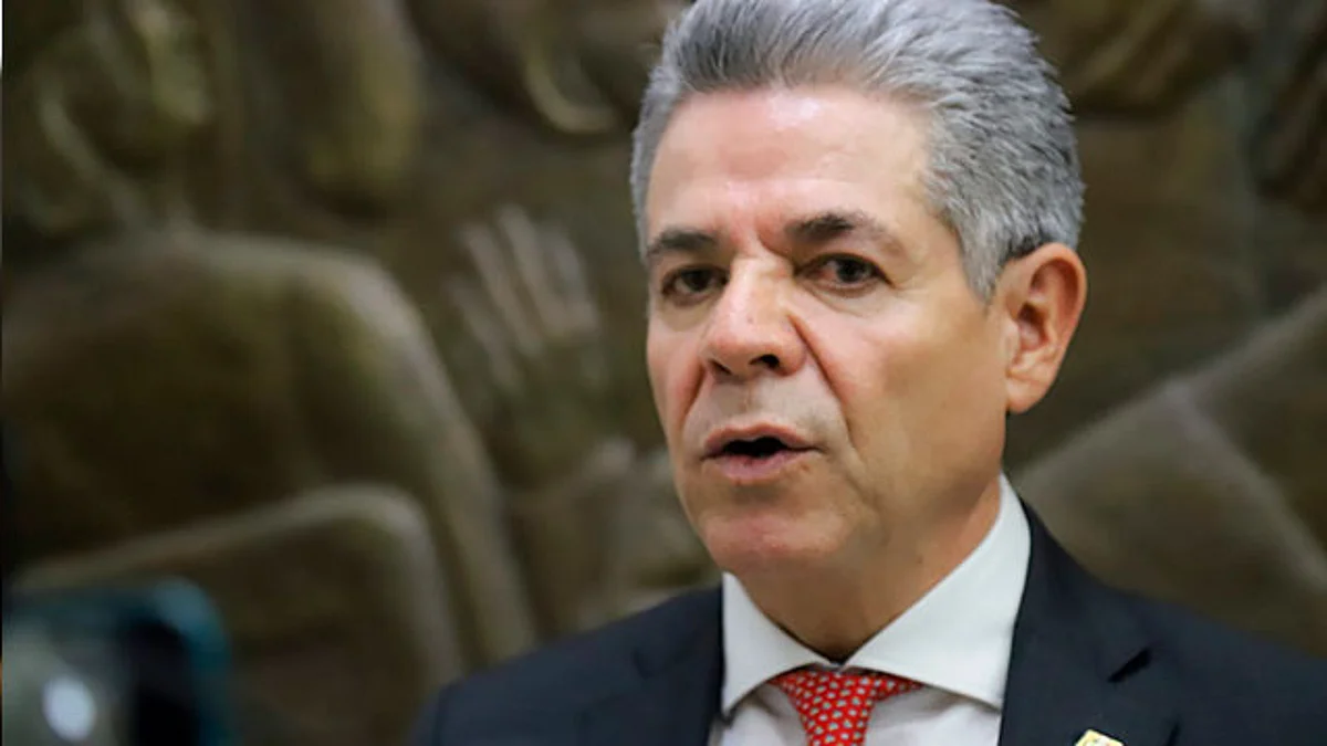 Llega la cuarta manzana envenenada, Gobierno pide nueva deuda por 470 mdp: Hernández Peña
