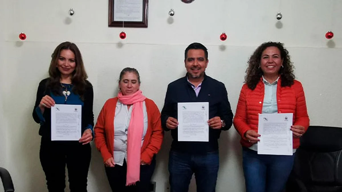 CECyTEM, Ayuntamiento de Charo y hoteleros signa convenio