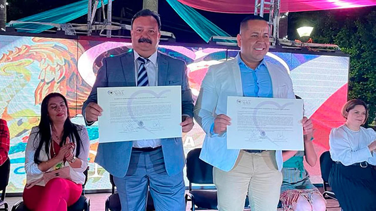Julio Arreola, presidente municipal de Pátzcuaro y Omar Vega Calderón, edil de Santa Ana Maya