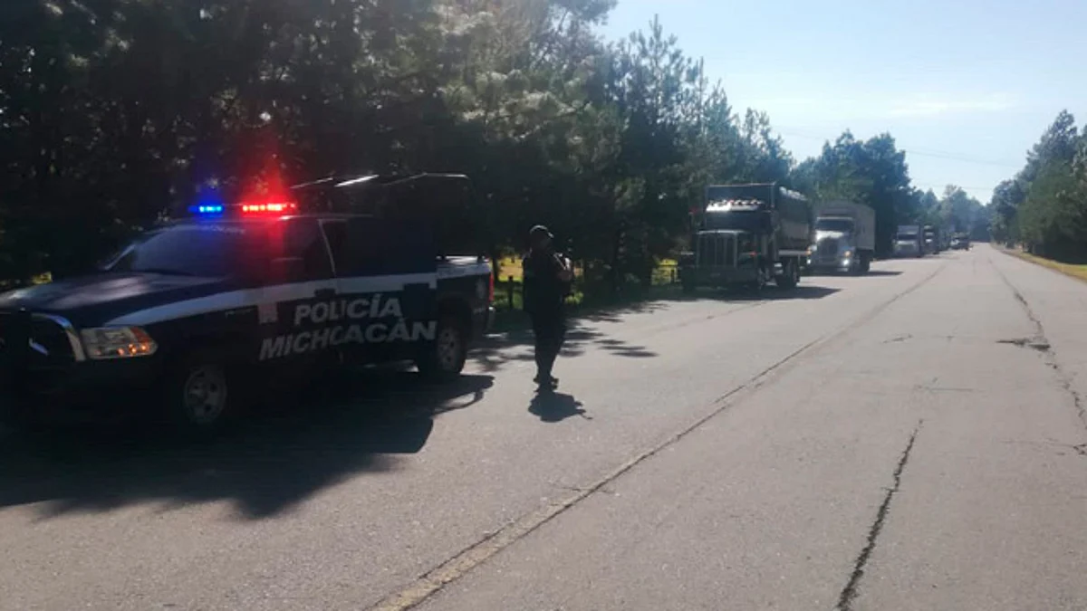SSP brinda custodia a 18 camiones aguacateros, en Uruapan
