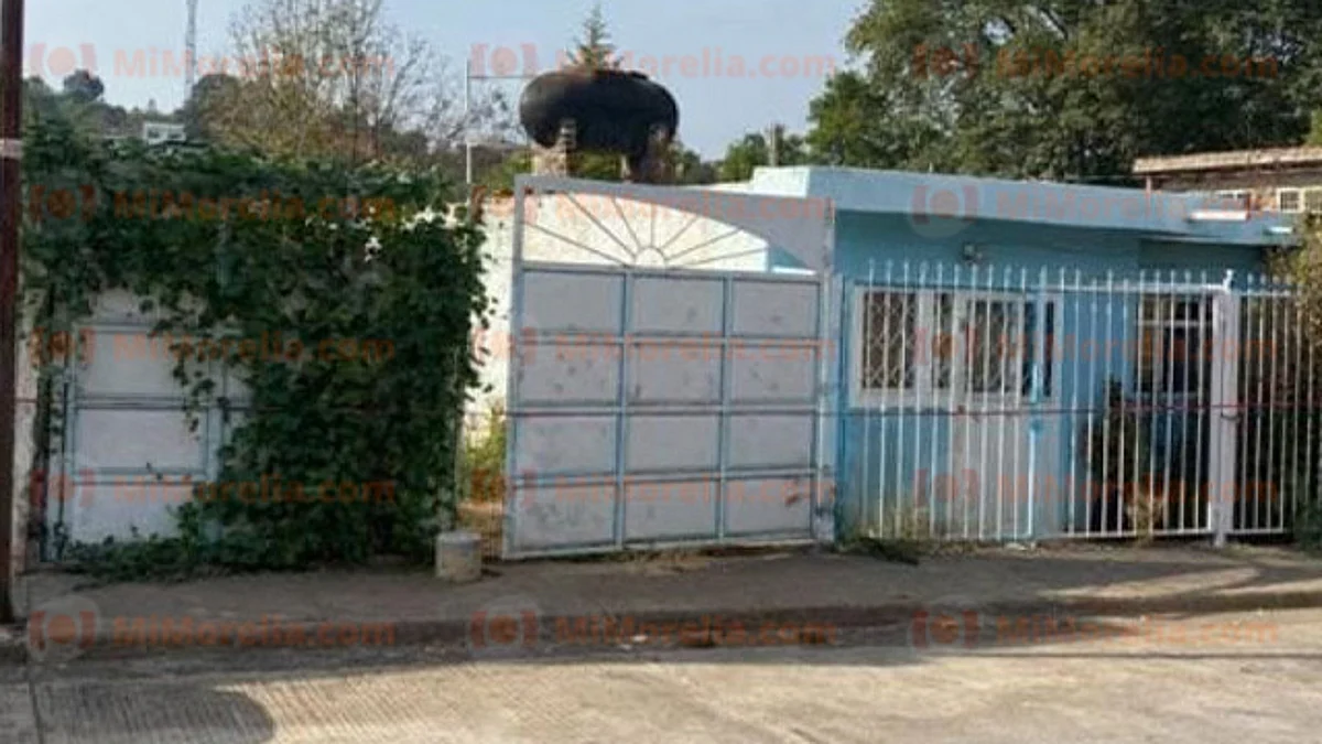 Adentro de su casa, hallan a mujer en estado de descomposición, en Michoacán