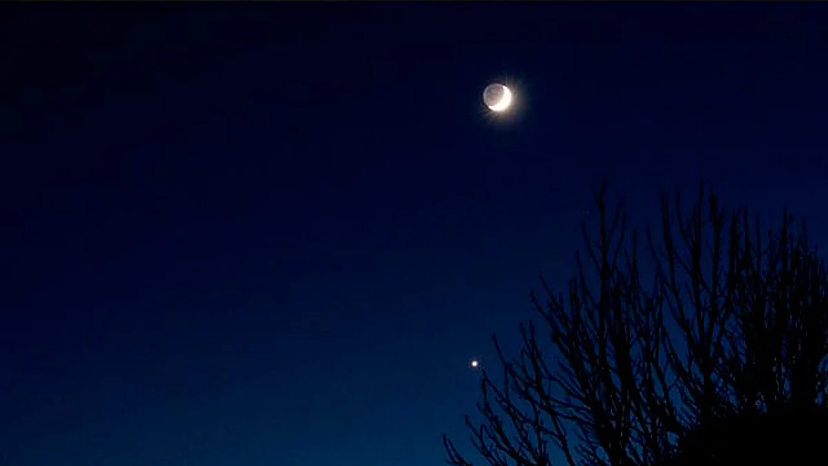La luna y marte se "besarán" esta noche para despedir el 2021; así los puedes ver