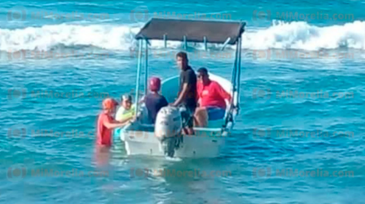 Vacacionista se mete al mar y desaparece, en Michoacán