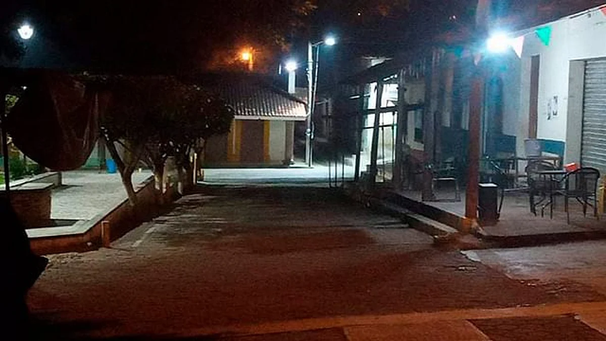Desplazamiento de población de Chinicuila y Coalcomán llega al 80%: Huacus