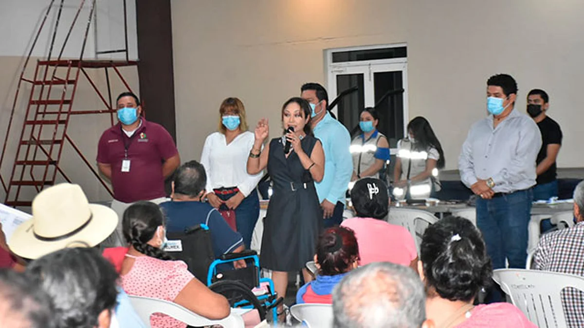 Gobierno de Lázaro Cárdenas y Bienestar entregan 748 tarjetas del programa “65 y Más”