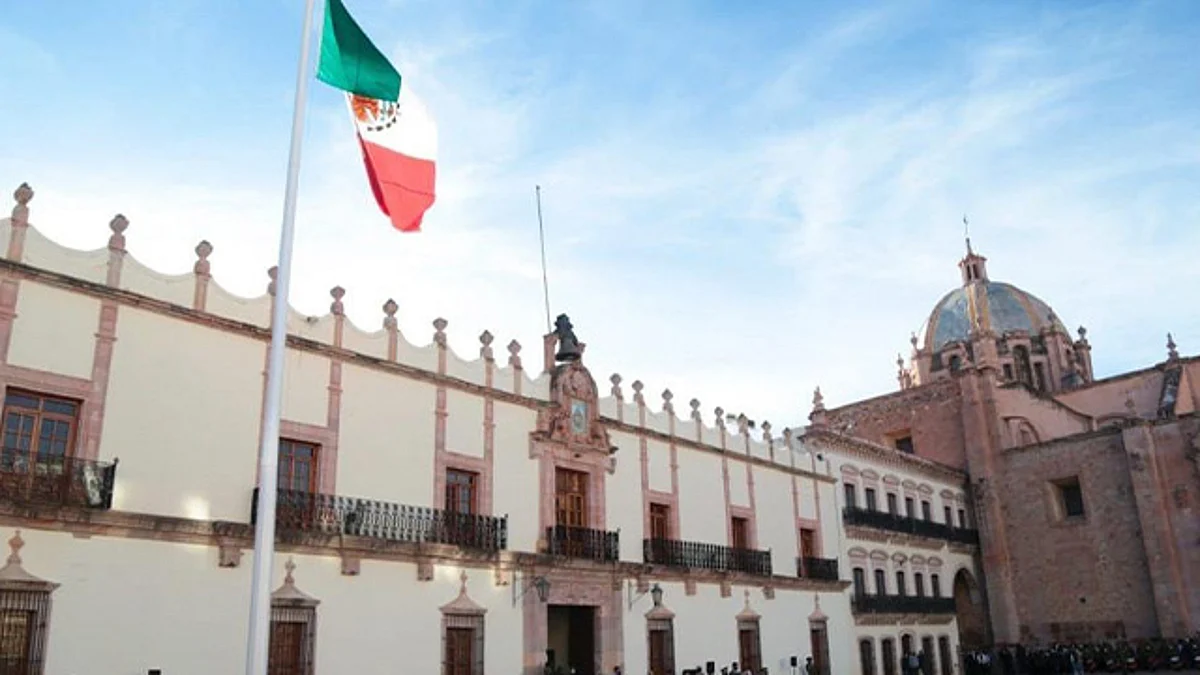 Confirman 10 cadáveres abandonados frente a Palacio de Gobierno en Zacatecas