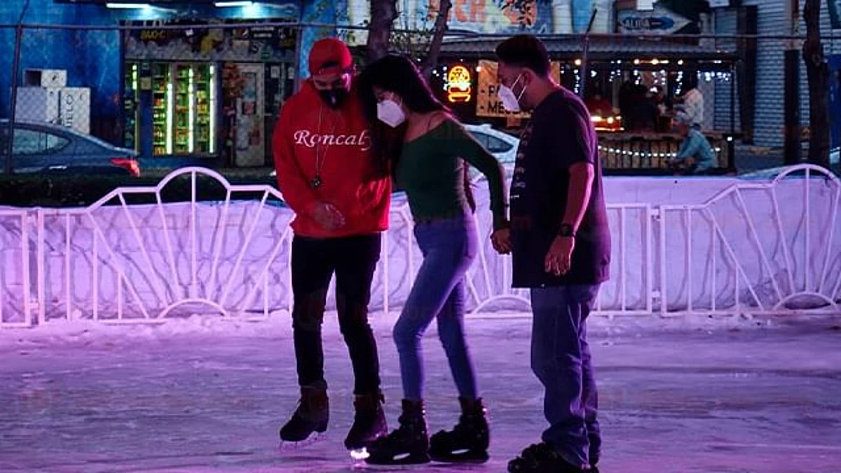 Alrededor de 10 mil personas han visitado la pista de hielo en Morelia