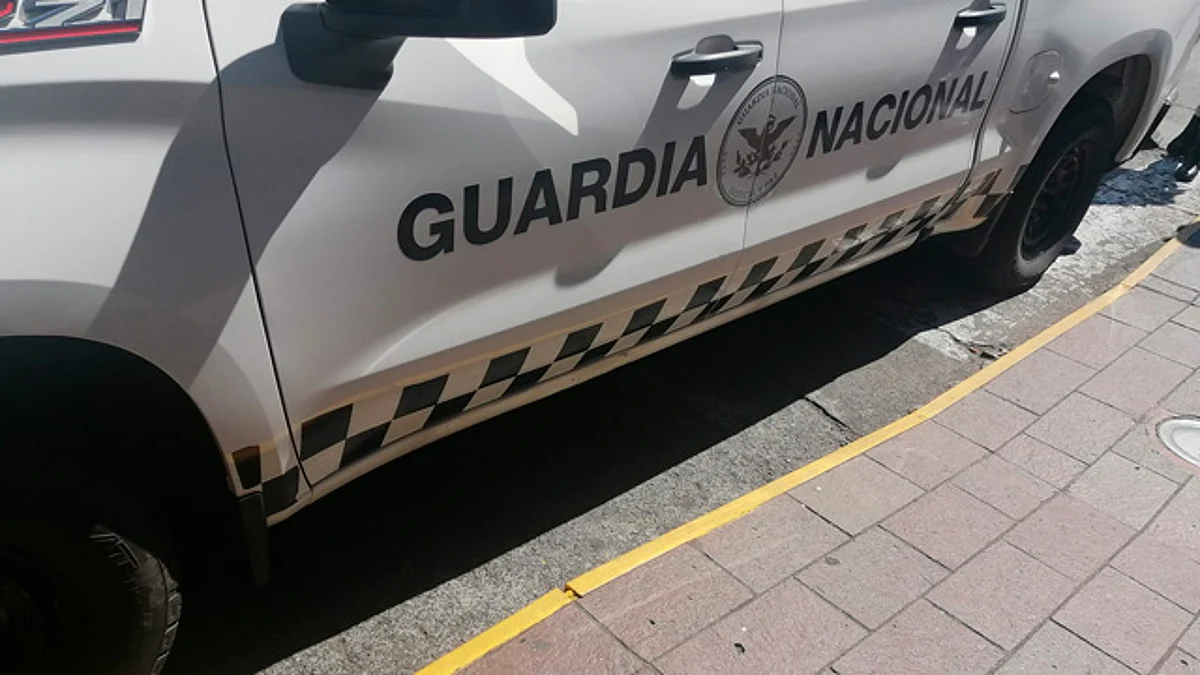 Patrulla de la GN obstruye paso de personas con discapacidad, en Morelia