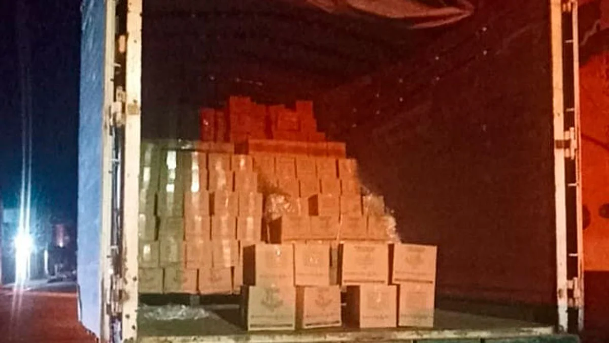 Elementos de la SSP recuperan despensas robadas; hay 5 asegurados