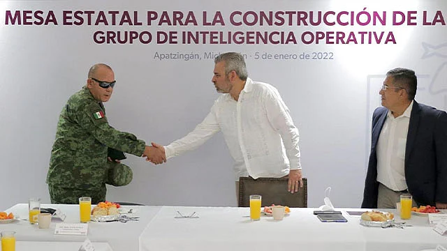 <div class="paragraphs"><p>En el encuentro se establecieron estrategias para atender problemas de inseguridad y violencia para la región de Tierra Caliente</p></div>