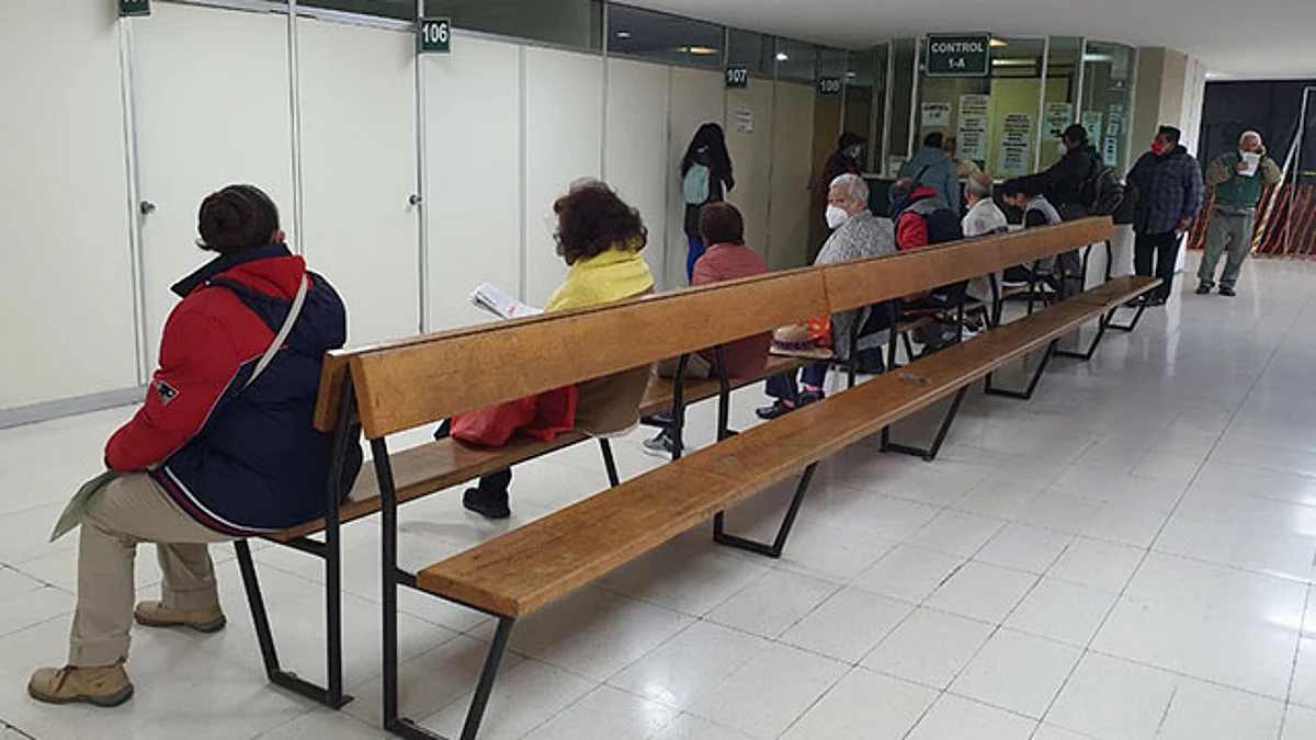 En el IMSS de La Raza, aumentan módulos de control y personal para agilizar citas