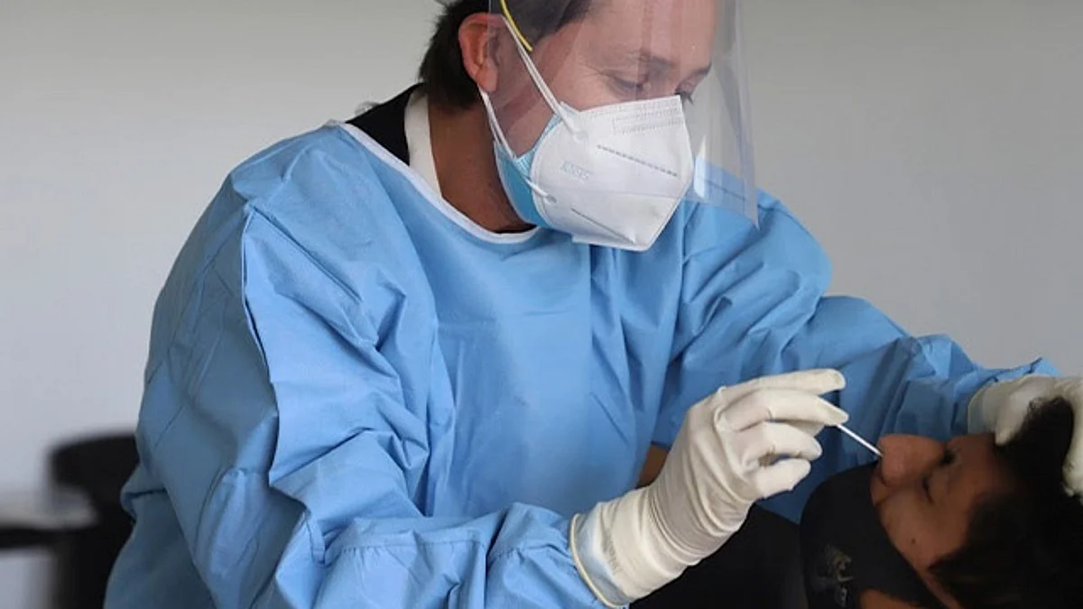 En 147 módulos, listas 140 mil pruebas para detectar Covid-19 en Michoacán