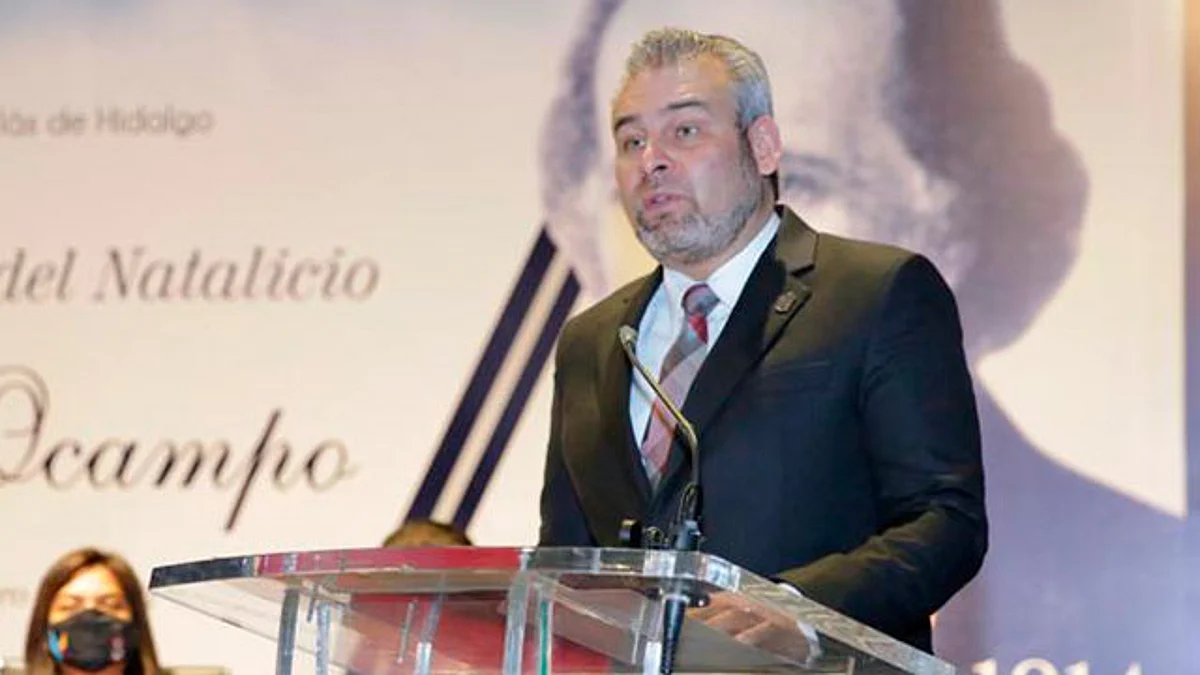 Convoca Bedolla a funcionarios a trabajar por el bienestar colectivo, reto que legó Melchor Ocampo