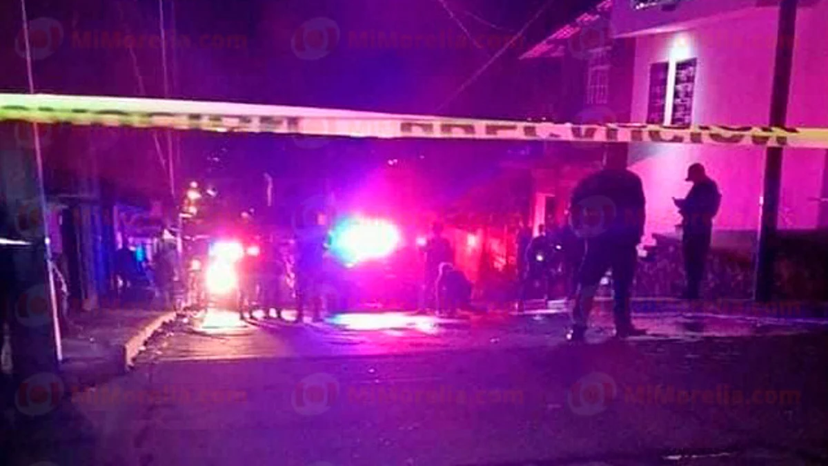 Atacan a tiros a dos hombres durante la madrugada en Morelia; uno murió