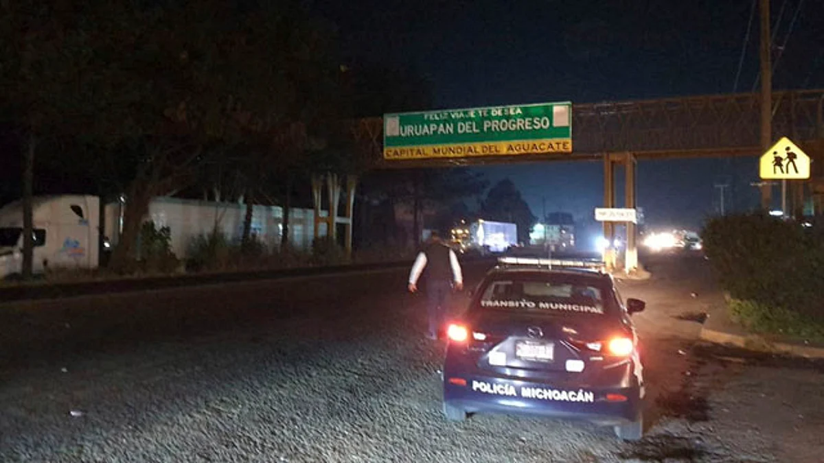 Hallan a aguacateros privados de su libertad y se liberan accesos en Uruapan
