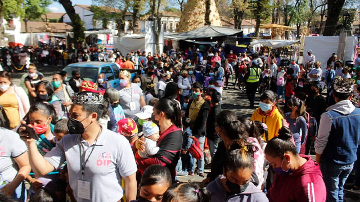 Reparte DIF Pátzcuaro juguetes por motivo del Día de Reyes