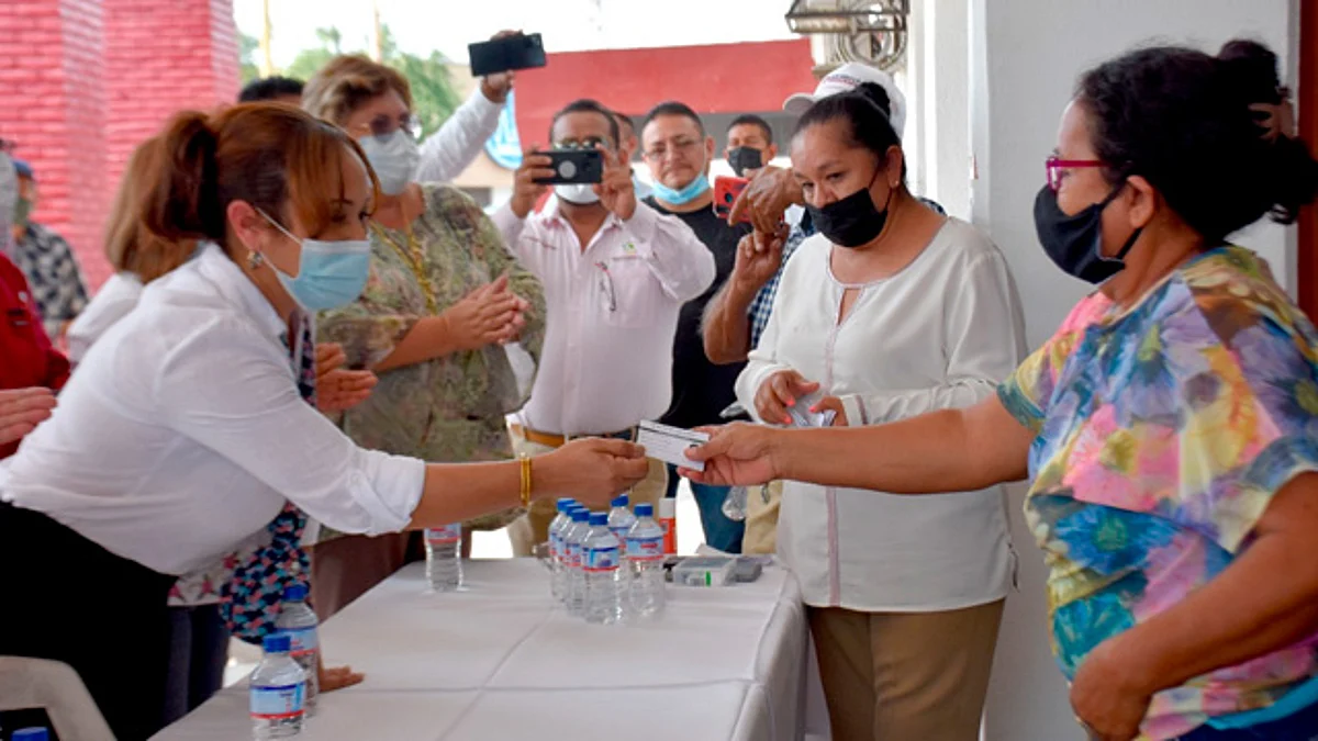 Inician entrega de 450 tarjetas INAPAM en Lázaro Cárdenas