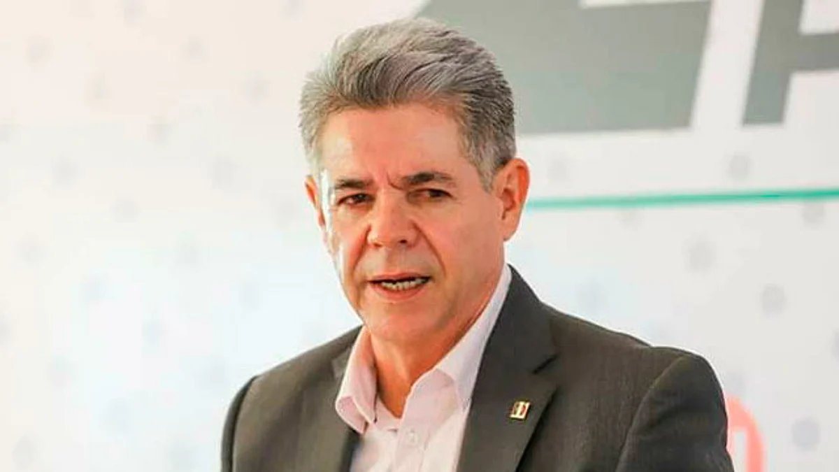 Lamentable que Finanzas nos de un reemplacamiento sin placas: Hernández Peña