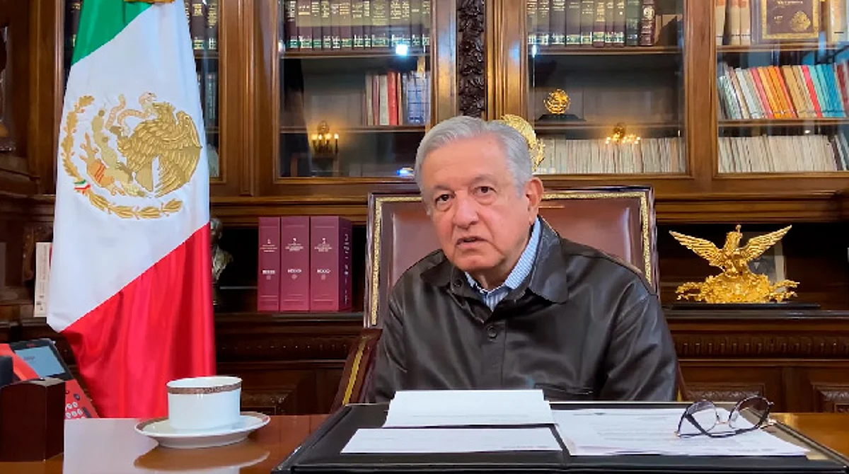 Aprovechó para informar que sigue pendiente de sus labores desde la oficina en Palacio Nacional